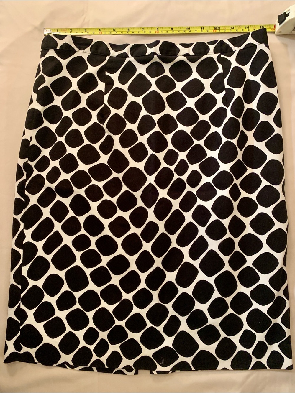 Michael Kors Black and White Pebble-Print Pencil Skirt